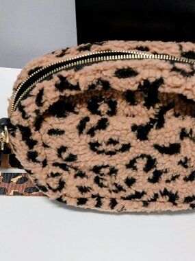 Simply Southern Leopard Guitar Strap Crossbody New With Tags 10X8X3